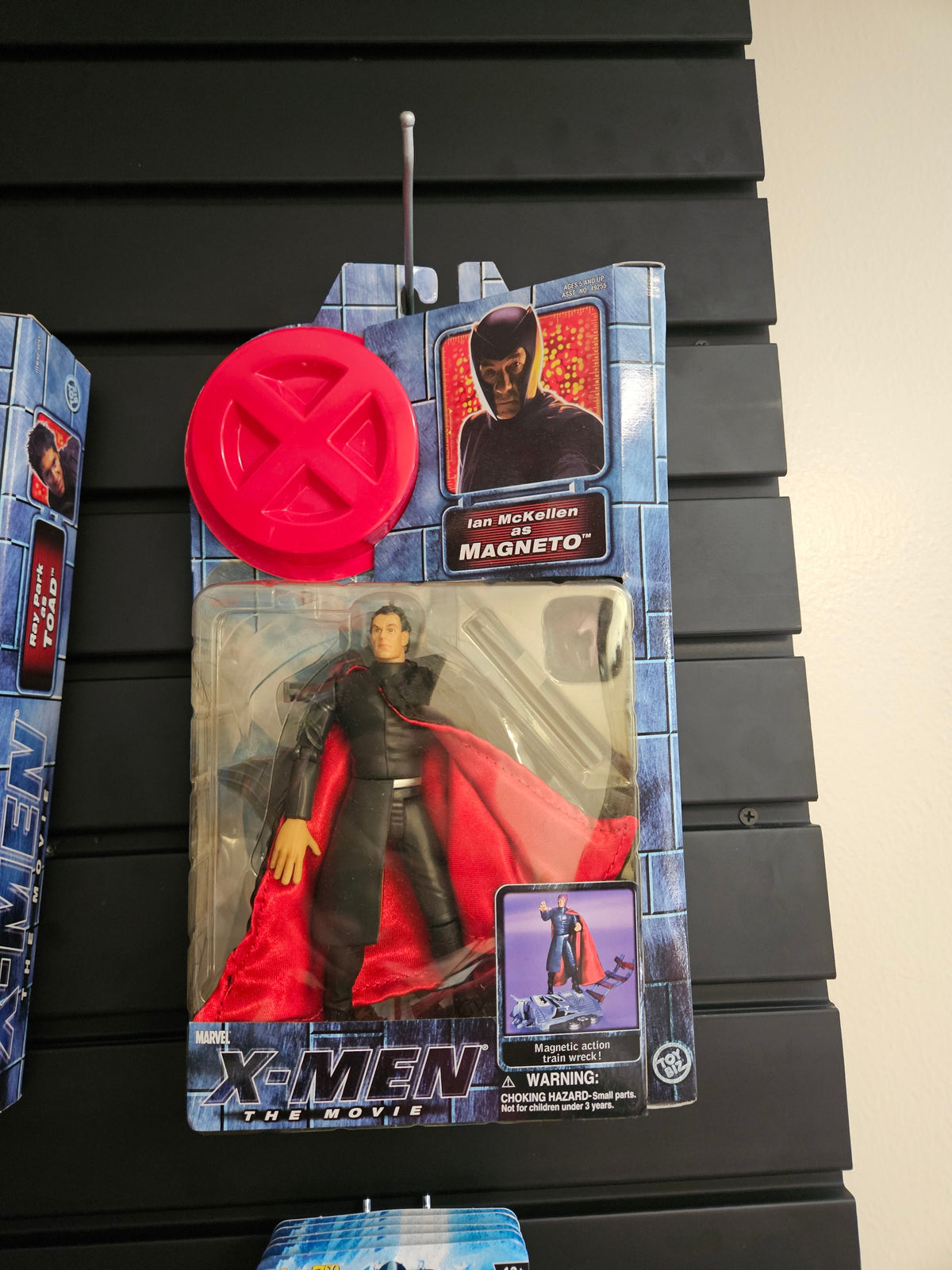 Toy Biz X-Men Movie Magneto Action Figure Ian McKellen Sealed – photo 2 of 2