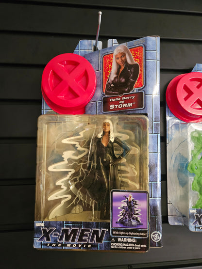 Toy Biz Storm Action Figure X-Men Movie Halle Berry Sealed – photo 2 of 2